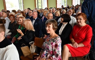 Jubileusz 75-lecia Liceum Og&oacute;lnokształcącego im. A. Mickiewicza w G&oacute;rze i XII Zjazd Absolwent&oacute;w 37