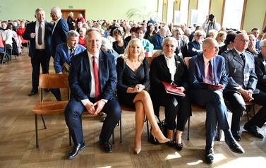 Jubileusz 75-lecia Liceum Og&oacute;lnokształcącego im. A. Mickiewicza w G&oacute;rze i XII Zjazd Absolwent&oacute;w 48