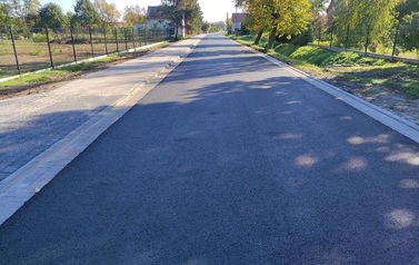 Wymiana nawierzchni drogi i budowa chodnika w m. Chr&oacute;ścina 2
