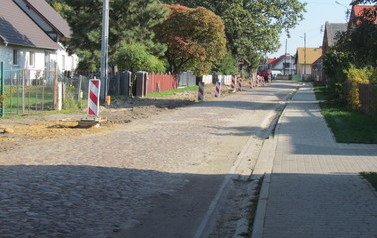 Zabudowa rowu gminnego i wykonanie zjazd&oacute;w na posesje w m. Zawieśącice 4