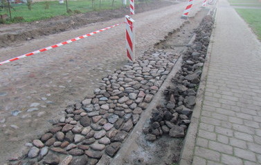 Zabudowa rowu gminnego i wykonanie zjazd&oacute;w na posesje w m. Zawieśącice 4