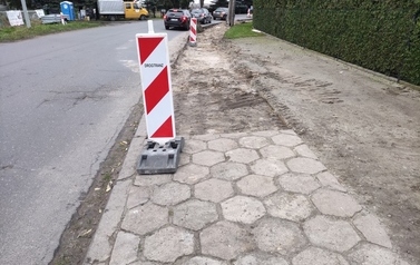 Przebudowa chodnika G&oacute;ra-Stara G&oacute;ra w pasie drogi wojew&oacute;dzkiej nr 323 1
