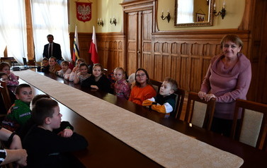 Spotkanie Burmistrz G&oacute;ry z uczniami SP3 8