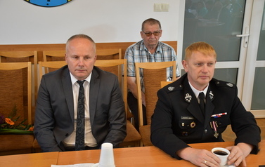 2 (17)