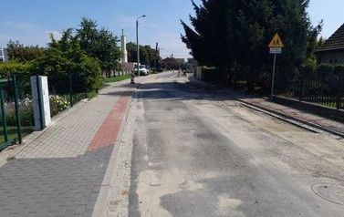 Wymiana nawierzchni jezdni ul. Konopnickiej w m. G&oacute;ra 3