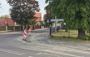 Wymiana nawierzchni drogi i chodnik&oacute;w ul. Mickiewicza w m. G&oacute;ra &ndash; etap I 3