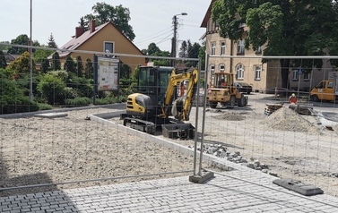 Wymiana nawierzchni drogi i chodnik&oacute;w ul. Mickiewicza w m. G&oacute;ra &ndash; etap I 10