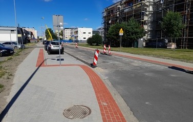 Wymiana nawierzchni drogi i chodnik&oacute;w ul. Piast&oacute;w w m. G&oacute;ra oraz Poprawa stanu nawierzchni jezdni i chodnik&oacute;w ul. J. Korczaka w m. G&oacute;ra 3