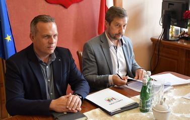 Podpisano umowę na przebudowę świetlicy wiejskiej w Grabownie 2
