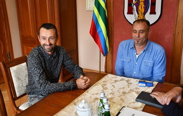 Podpisano umowę na przebudowę świetlicy wiejskiej w Grabownie 3
