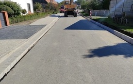 Wymiana nawierzchni drogi i budowa chodnika w m. Chr&oacute;ścina 2
