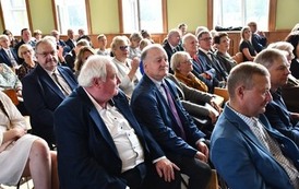 Jubileusz 75-lecia Liceum Og&oacute;lnokształcącego im. A. Mickiewicza w G&oacute;rze i XII Zjazd Absolwent&oacute;w 35