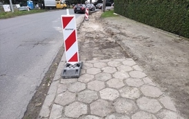 Przebudowa chodnika G&oacute;ra-Stara G&oacute;ra w pasie drogi wojew&oacute;dzkiej nr 323 1
