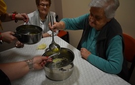 Seniorzy świętowali Andrzejki 7