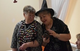 Seniorzy świętowali Andrzejki 12