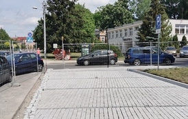 Wymiana nawierzchni drogi i chodnik&oacute;w ul. Mickiewicza w m. G&oacute;ra &ndash; etap I 12
