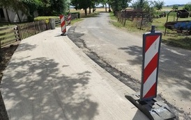 Wymiana nawierzchni drogi i budowa chodnika w m. Chr&oacute;ścina 2