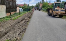 Wymiana nawierzchni drogi i budowa chodnika w m. Chr&oacute;ścina 13