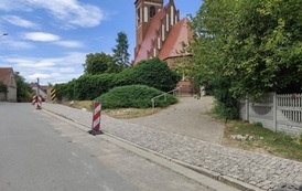 Wymiana nawierzchni drogi i budowa chodnika w m. Chr&oacute;ścina 20