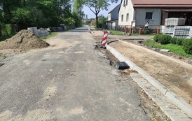 Wymiana nawierzchni drogi i budowa chodnika w m. Chr&oacute;ścina 6