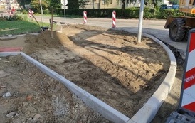 Poprawa stanu nawierzchni jezdni i chodnik&oacute;w ul. J. Korczaka w m. G&oacute;ra 1