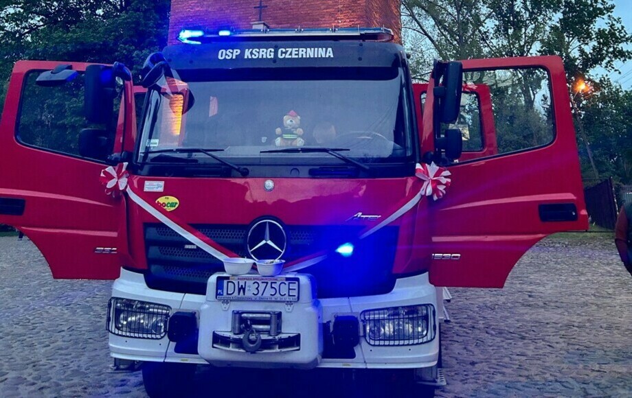 Zdjęcie do Uroczystość przekazania nowego wozu strażackiego dla OSP...