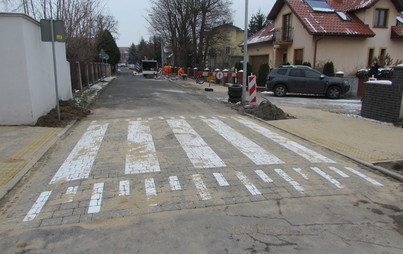 Zdjęcie do Wykonanie rob&oacute;t budowlanych  w ramach zadań inwestycyjnych  p.n.  &bdquo;Wymiana nawierzchni drogi i chodnik&oacute;w ul. Mickiewicza w m. G&oacute;ra&rdquo;  &bdquo;Budowa przejścia dla pieszych przy ul. Mickiewicza w m. G&oacute;ra&rdquo;