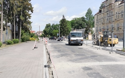 Zdjęcie do Wymiana nawierzchni drogi i chodnik&oacute;w ul. Mickiewicza w m. G&oacute;ra &ndash; etap I