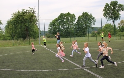 Zdjęcie do Festyn z okazji Dnia Dziecka i Sportu Szkolnego