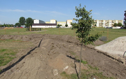 Zdjęcie do Zagospodarowanie przestrzeni publicznej przy Al. Jagiellon&oacute;w w m. G&oacute;ra w związku z prowadzeniem zajęć dla dzieci z rodzin dysfunkcyjnych