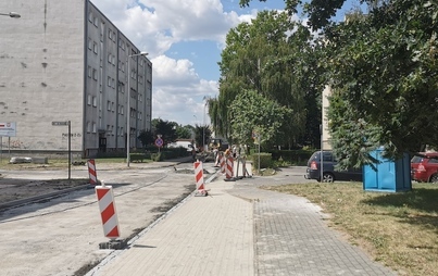 Zdjęcie do Poprawa stanu nawierzchni jezdni i chodnik&oacute;w ul. J. Korczaka w m. G&oacute;ra