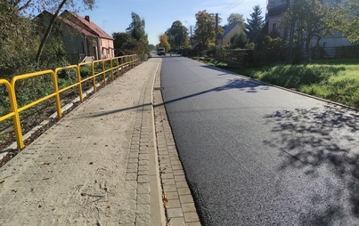Zdjęcie do Wymiana nawierzchni drogi i budowa chodnika w m. Chr&oacute;ścina