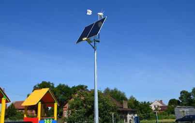 Zdjęcie do Zamontowano 7 nowych lamp hybrydowych z oprawą LED