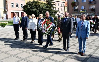 Zdjęcie do Oddanie hołdu ofiarom napaści Rosji na Polskę