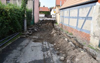 Zdjęcie do Wymiana nawierzchni jezdni i chodnik&oacute;w ul. Tylna w m. G&oacute;ra.