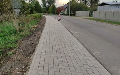 Zdjęcie do Rozbudowa drogi gminnej nr 100723D w m. Czernina Dolna i Czernina polegająca na budowie chodnika