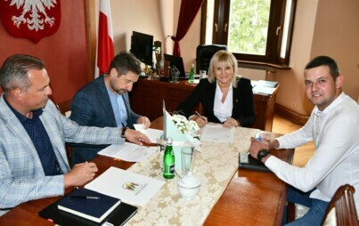 Zdjęcie do Wymiana nawierzchni drogi (ul.Wrzosowa) i chodnik&oacute;w (ul.Hirszfelda) w m. G&oacute;ra