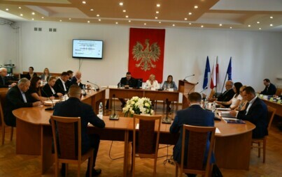 Zdjęcie do Sesja absolutoryjna. Jednogłośne absolutorium dla Burmistrz G&oacute;ry