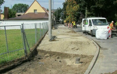 Zdjęcie do Przebudowa drogi gminnej w zakresie wymiany nawierzchni chodnik&oacute;w przy ul. Kościuszki w m. G&oacute;ra - etap II
