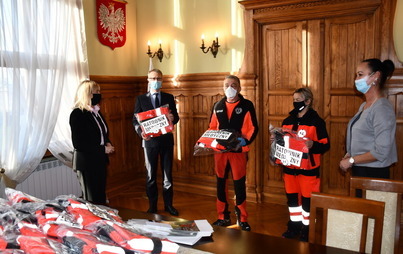 Zdjęcie do Gmina G&oacute;ra wspiera pracownik&oacute;w Pogotowia Ratunkowego w G&oacute;rze