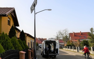 Zdjęcie do Wymiana akumulator&oacute;w oświetlenia ulicznego przy ul. Madalińskiego w G&oacute;ze