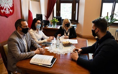 Zdjęcie do Podpisano umowę na dokumentację dla zadania Budowa ścieżki rowerowo-pieszej G&oacute;ra &ndash; Sławęcice