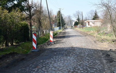 Zdjęcie do Przebudowa drogi w m. Bron&oacute;w