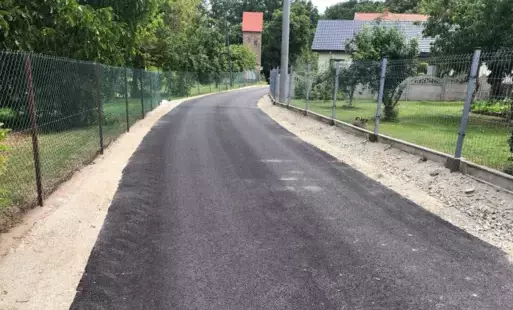 Zdjęcie do Zakończenie budowy drogi w Szedźcu