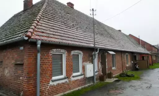 Zdjęcie do Umowa na wymianę pokrycia dachowego budynku w Czerninie Dolnej