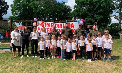 Zdjęcie do Dzień Dziecka, Spartakiada i wizyta Wojska Polskiego w PP1 w G&oacute;rze