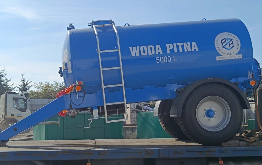 Gmina Góra pozyskała beczkowóz do transportu wody pitnej
